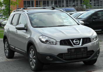 Zacisk hamulcowy przedni prawy Nissan Quashqai+2 I FL